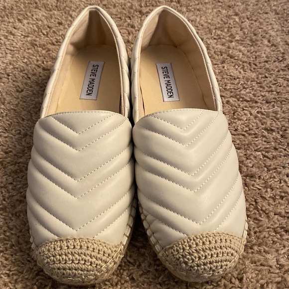 Steve Madden cream & tan quilted slip on espadrille flats - Picture 3 of 5